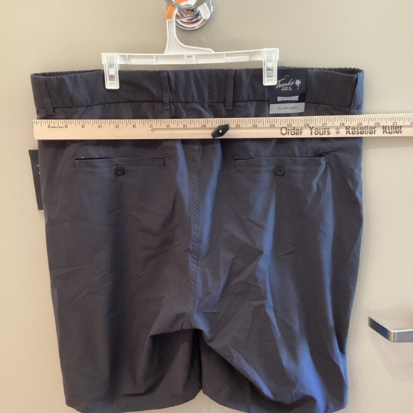 Trunks Surf & Swim Co All Day Tech Shorts ✅Mens ✅4 Way Stretch ✅ GREY Sz 38 - Picture 3 of 12